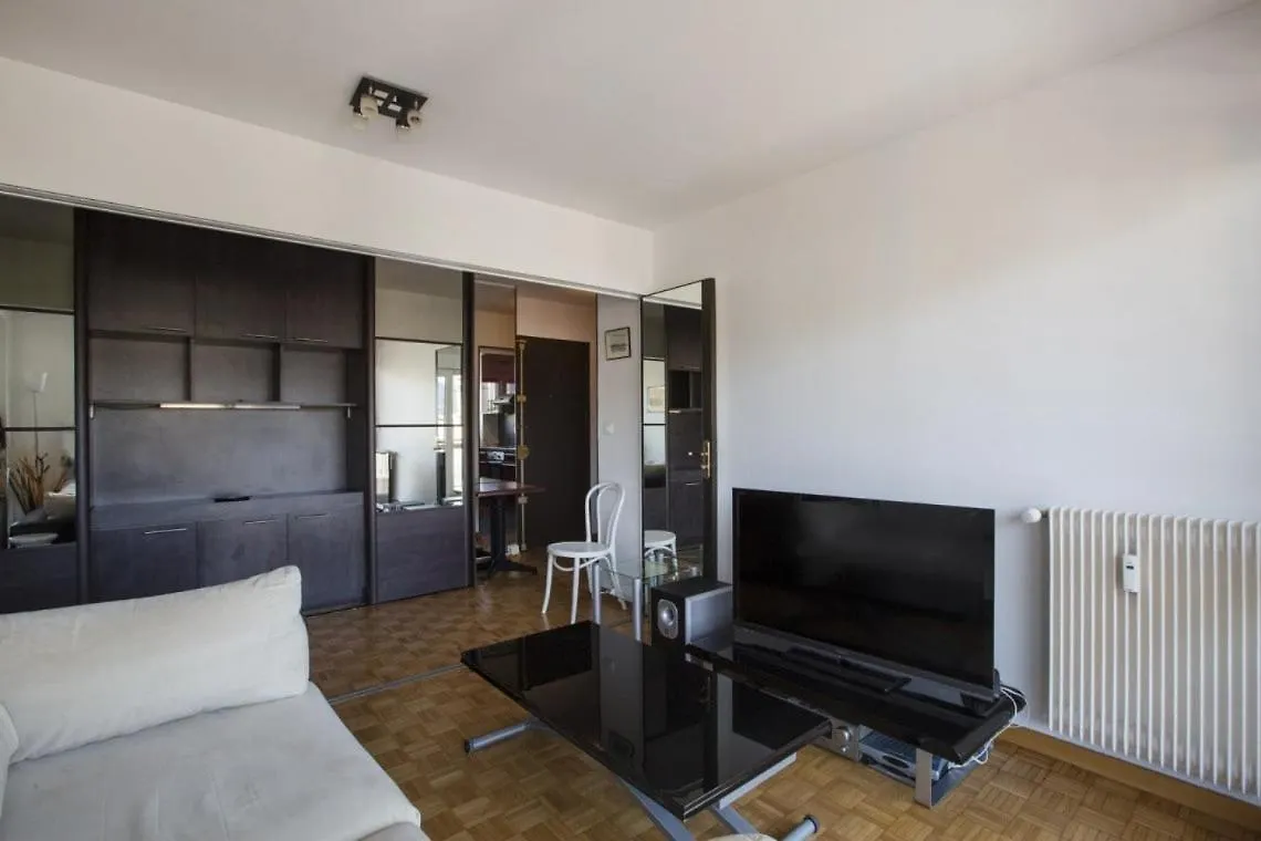 Апартаменты Elegant Appt In Paris- Cozy & Bright